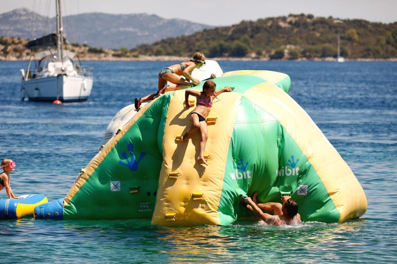 Glamping Resort Festa Kornati Pristanisce Ngoại thất bức ảnh