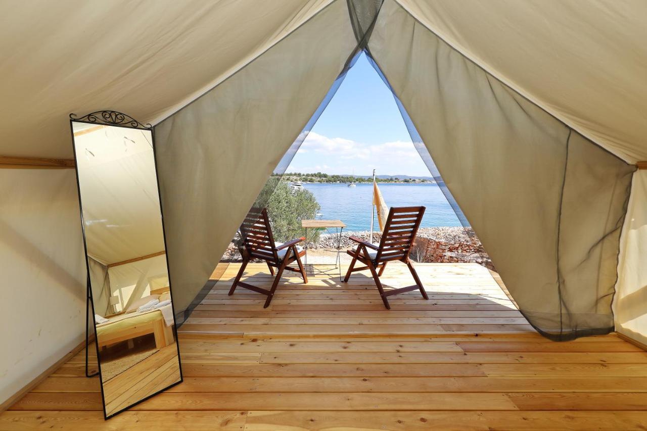 Glamping Resort Festa Kornati Pristanisce Ngoại thất bức ảnh