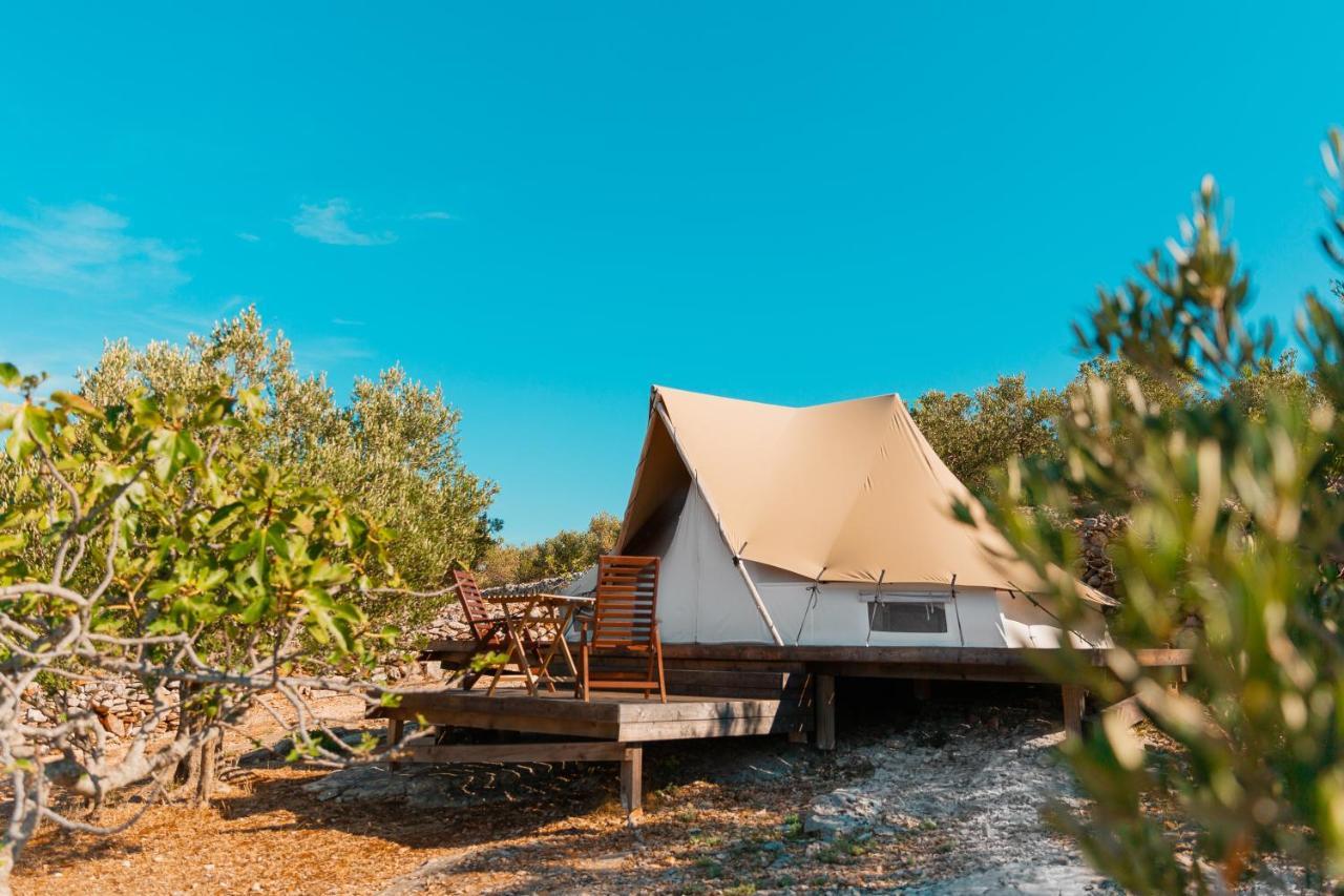 Glamping Resort Festa Kornati Pristanisce Ngoại thất bức ảnh